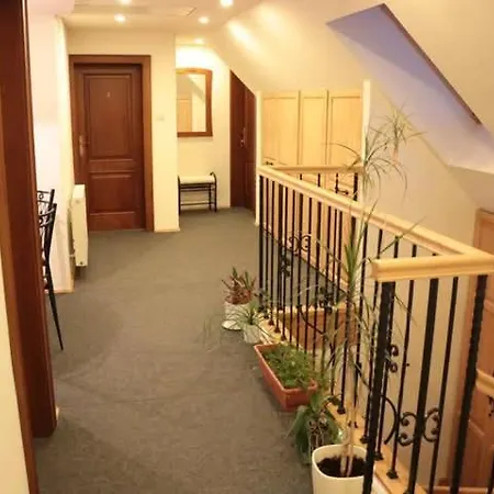 Bed & Breakfast Tri Korunky *